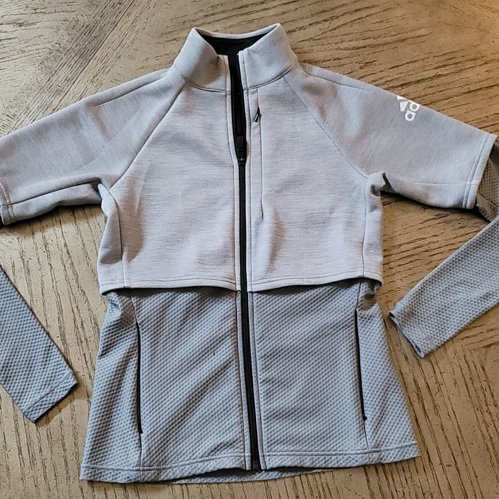 Gray Adidas zip up jacket with thumbholess XS 🤍